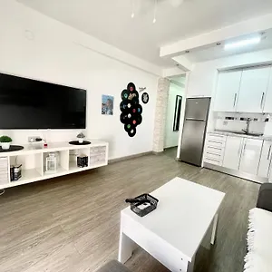 https://apartamento-kira.1costadelsol.com